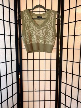 Green Patterned V-Neck Knit Sweater Vest